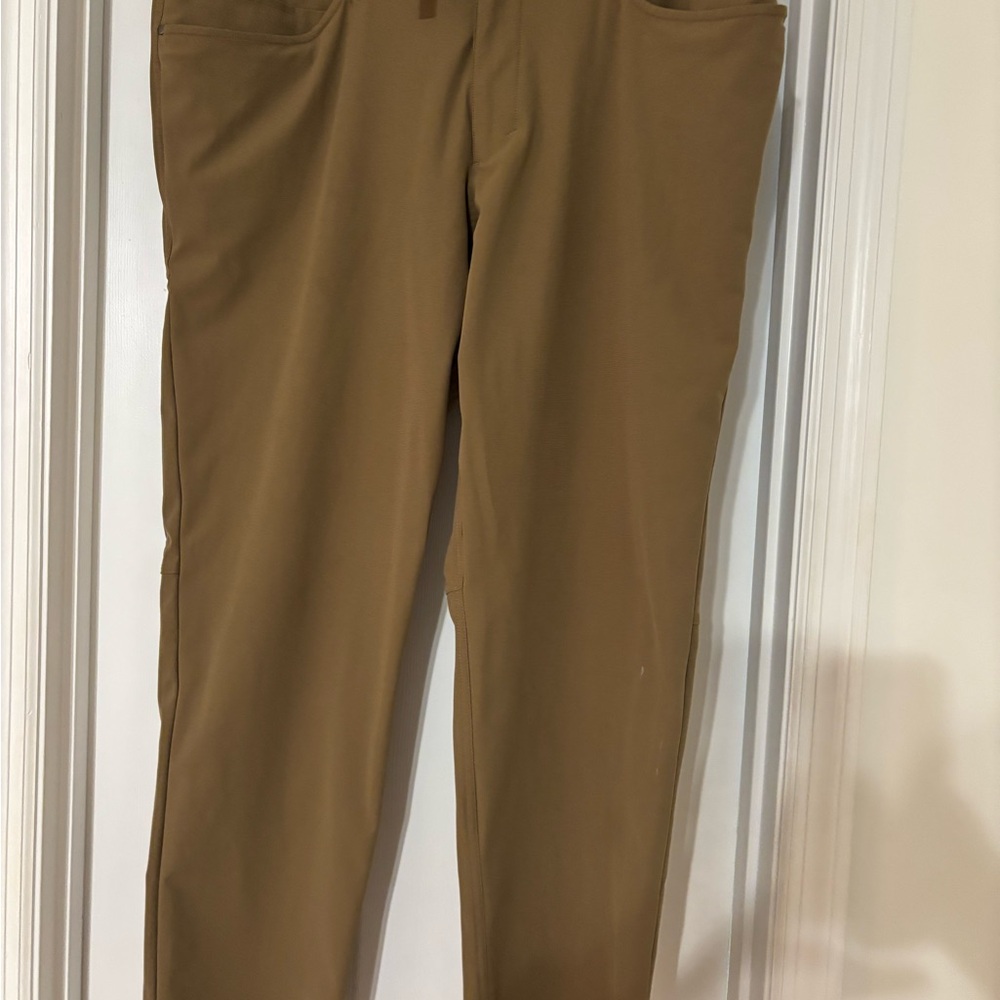 lululemon athletica Men's Khaki Chinos
